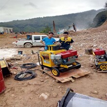 福建莆田露天铁矿开采机器液压劈裂棒