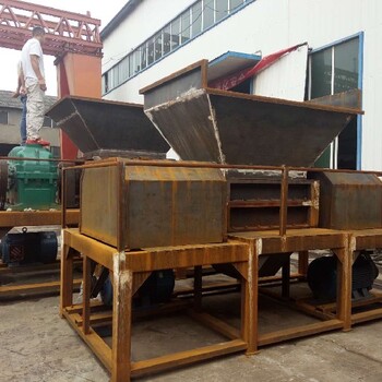 紙廠廢料撕碎機(jī)廠家寬宏大度-樹皮撕碎機(jī)價(jià)格走勢