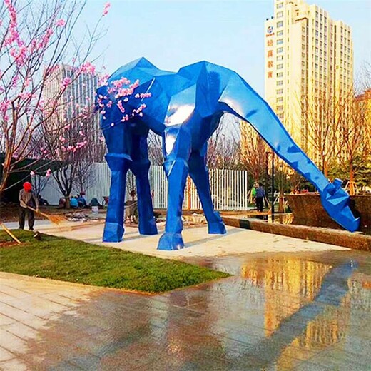唐韵园林玻璃钢切面长颈鹿雕塑,黑龙江公园不锈钢切面长颈鹿雕塑