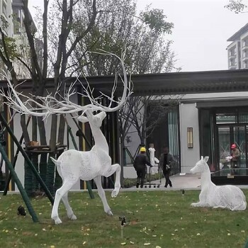 唐韻園林不銹鋼鏤空鹿雕塑,西藏小區(qū)不銹鋼絲編織鏤空鹿雕塑制作