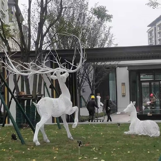 甘肅公園不銹鋼絲編織鏤空鹿雕塑生產(chǎn)廠家,鋼絲焊接鹿雕塑