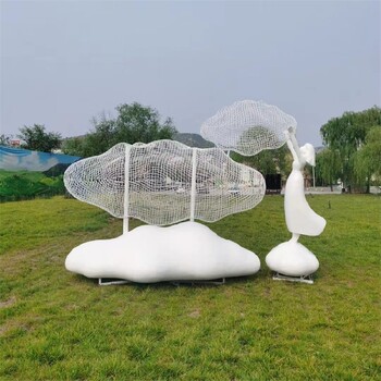 小區(qū)鋼絲網(wǎng)格云朵雕塑定制廠家