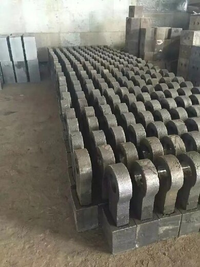 泰州銷(xiāo)售制砂機錘頭出售,高鉻錘塊