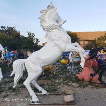 曲陽彩繪玻璃鋼馬雕塑小品