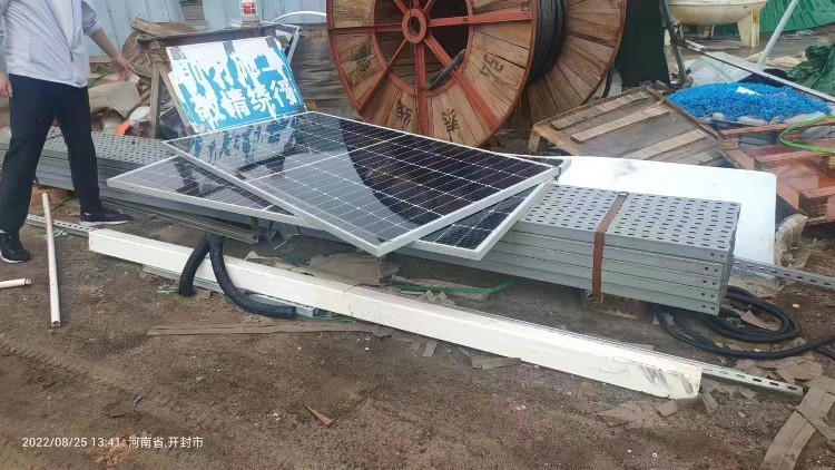 太阳能电池板组件层压机回收电池片回收光伏板联系方式