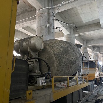 銘興機械鐵路軌道平板車鐵軌平板車,廠家軌道混凝土罐車輪軌式攪拌車隧道平板車