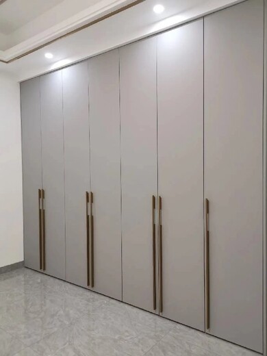 陜西銅川衣帽間廠家聯(lián)系方式，全鋁衣帽間
