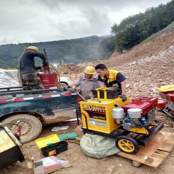 广西梧州大型石方开采劈裂机