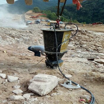 廣西欽州混凝土破碎機(jī)劈裂機(jī)