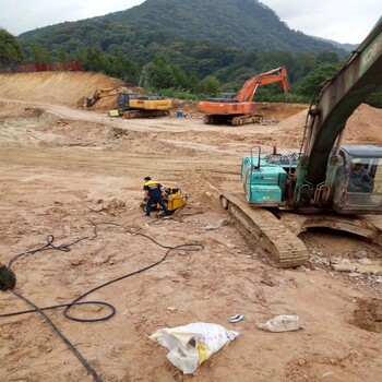 河北石家庄煤层岩石破除设备劈裂机