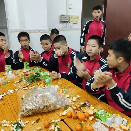 广东早恋学校茂名春雨寄宿常年不放假学校