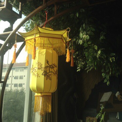 乌兰察布销售灯笼联系方式,订做灯笼