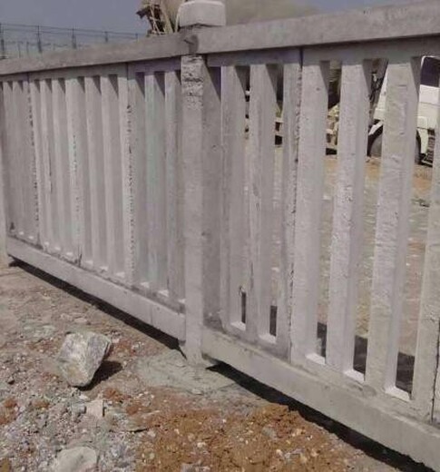 无锡滨湖区铁路混凝土防护栅栏、铁路位移观测桩