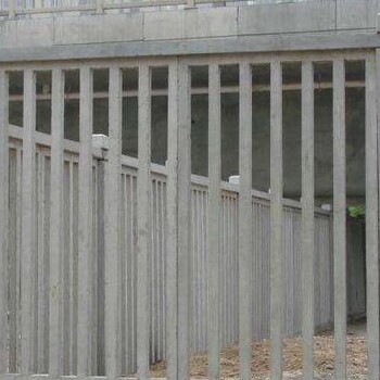 菏泽铁路混凝土防护栅栏厂家1.8米高铁水泥电缆槽规格尺寸