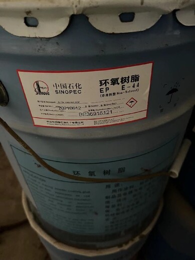 江苏连云港回收钛白粉厂家,回收油漆
