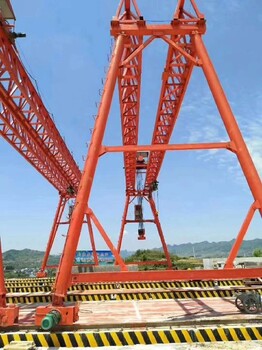 江西移動(dòng)提梁機(jī)廠家批發(fā),提梁機(jī)價(jià)格