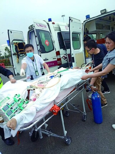青岛出院救护车,转运患者,急救车转院服务