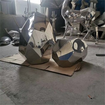 幾何切面石頭雕塑作品