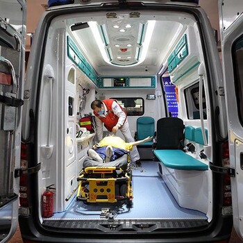 南宁私人救护车长途运送病人返乡病人护送，按公里收费