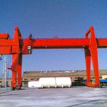 山東萊蕪龍門吊租賃公司30噸全包廂雙梁龍門吊價格