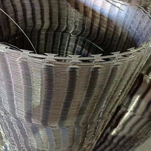 山南刀片刺绳厂家定制,铁丝网镀锌刺丝滚笼