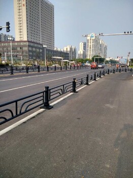 江苏厂家各种市政护栏，交通护栏，走量