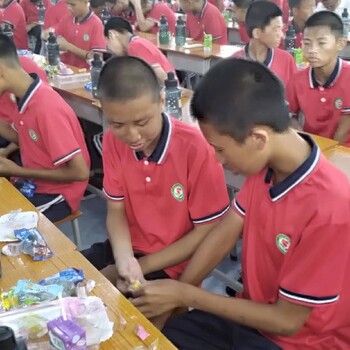 茂名市春雨学校喜欢上网少年教育学校