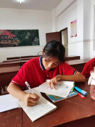 广东问题少年学校茂名封闭式网瘾教育学校