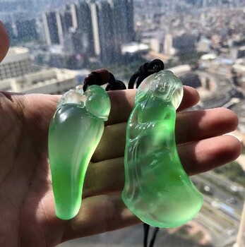 沈阳玻璃种翡翠手镯回收,翡翠控北京回收翡翠公司