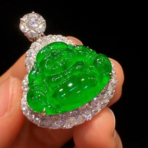 池州二手翡翠手镯回收多少钱一克,翠控上海翡翠珠宝回收