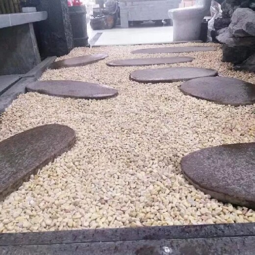 內蒙古通遼環(huán)保洗米石坐凳,景觀(guān)地坪施工