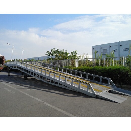 浙江小型移动式登车桥定制移动式叉车登车桥