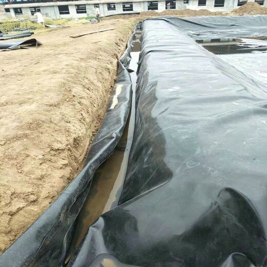 双糙面HDPE膜1.5mm厚土工膜用于垃圾填埋场