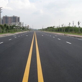 河南濮阳城区指路道路标线施工