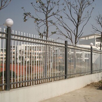 平頂山小區(qū)圍墻護欄廠家熱鍍鋅方管圍墻護欄圍墻小區(qū)護欄