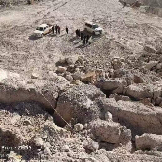 吐鲁番采石场爆破施工队