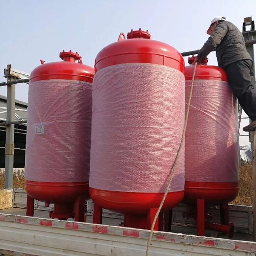 制作囊式壓力罐增壓穩壓設備現場安裝
