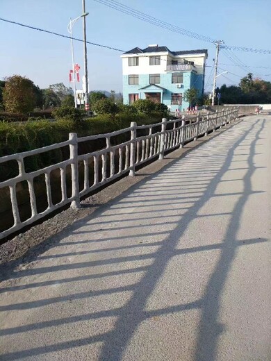 宁远县栏杆水泥仿木防腐木瀑布美化