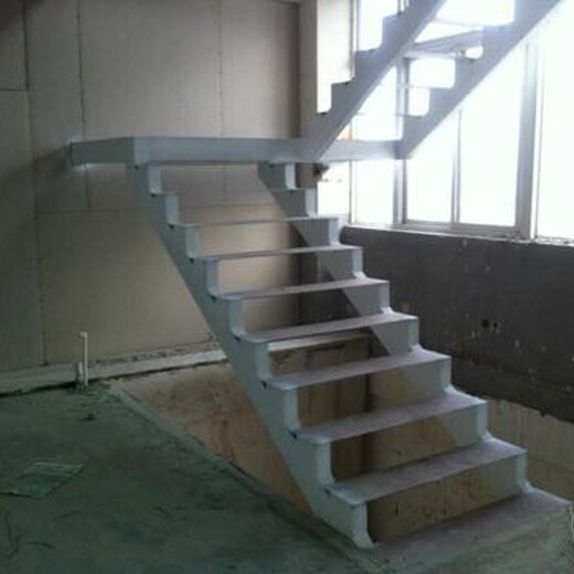 紫金县承接钢结构楼梯订做