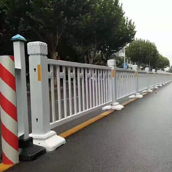 河南道路护栏隔离带价格人行道路锌钢护栏小区交通护栏厂