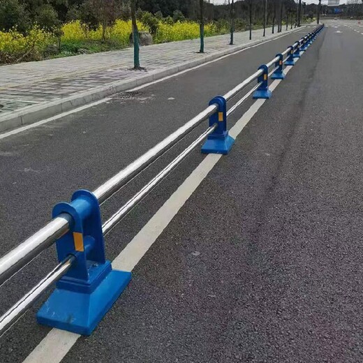 郑州道路隔离带护栏景区道路防护栏交通护栏道路栏杆