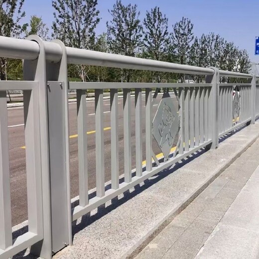 鹤壁道路护栏厂家人行道路护栏生产厂公园道路护栏