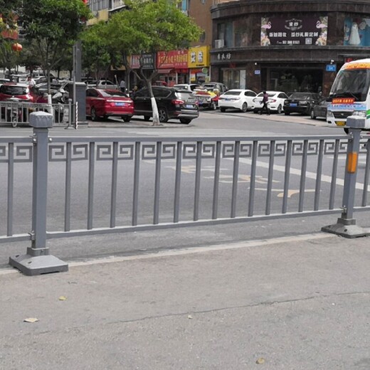 河南道路护栏厂市政锌钢道路护栏厂家城市道路分隔护栏