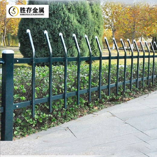 郑州草坪护栏加工铁艺草坪护栏草坪花坛护栏