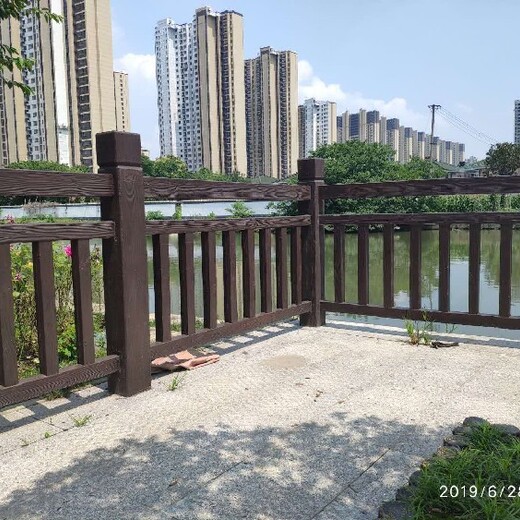 仿樹皮水泥護(hù)欄水泥仿樹護(hù)欄