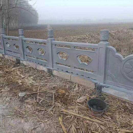 柳州水泥护栏水泥河道护栏