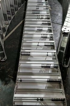全封閉鋼鋁拖鏈廠家-金屬拖鏈