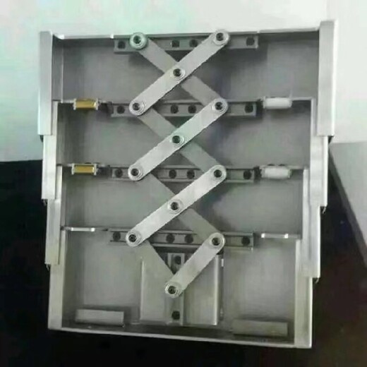 北京钢板防护罩型号,导轨钢制护板