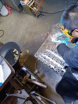 輸送機(jī)機(jī)床排屑機(jī)設(shè)備