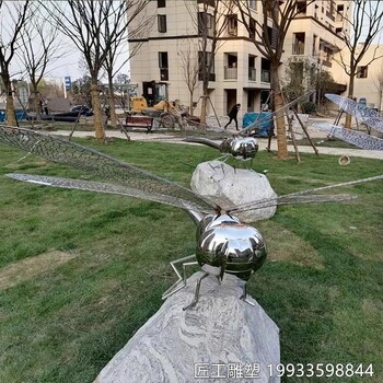不銹鋼鏡面蜻蜓雕塑